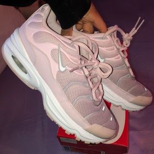 baby pink 🎀 air max plus kids size 2 💕